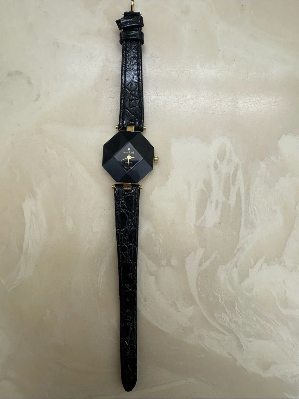Vintage Elegant Black Faceted Women's Watch with Gold Accents